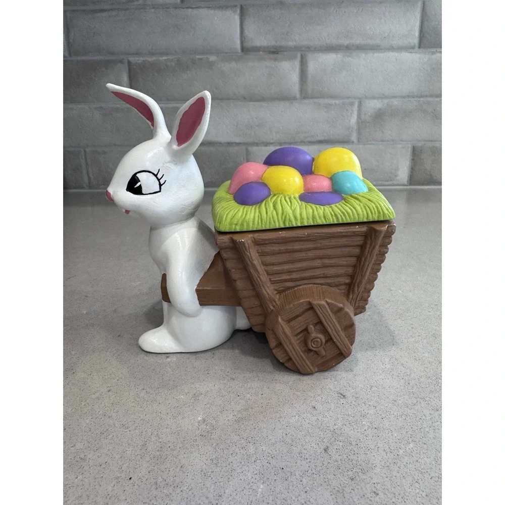Easter Ceramic Bunny Rabbit/Basket Bowl Candy Dish.  Hand Painted. 6 x 6 x 5